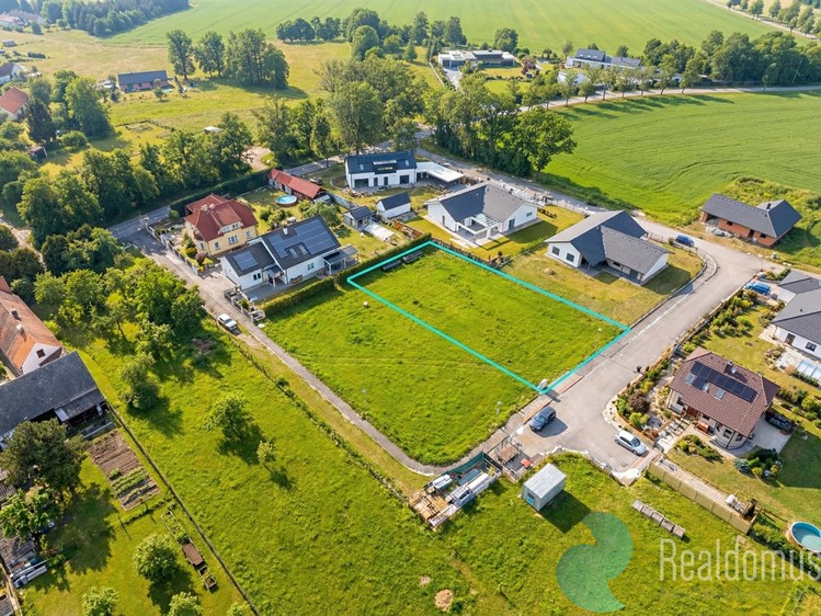 Prodej stavebního pozemku 955 m² - foto 3