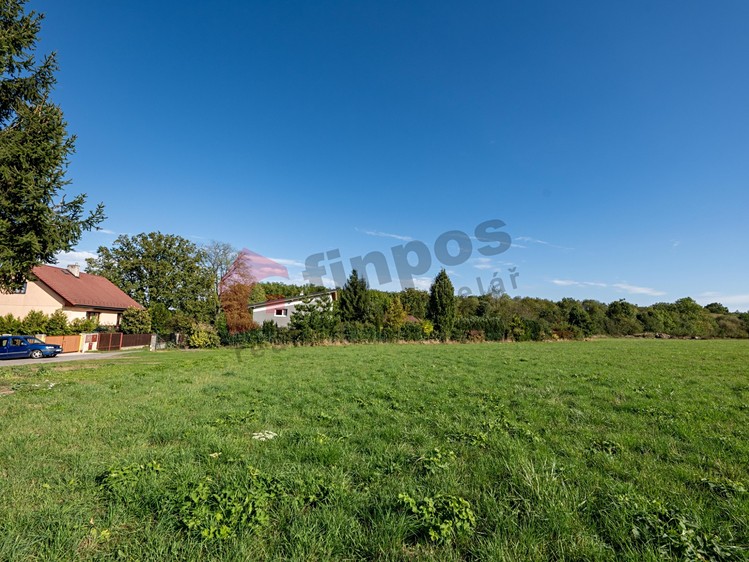 Prodej stavebního pozemku 967 m² - foto 6