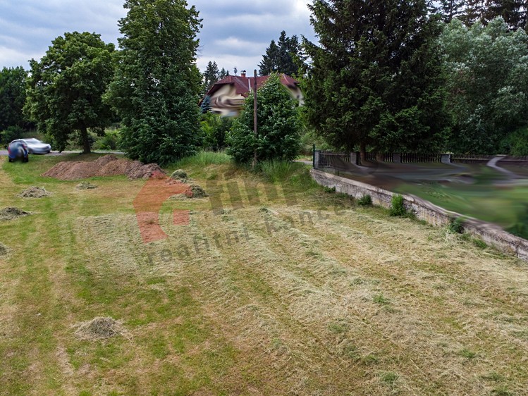 Prodej stavebního pozemku 976 m² - foto 3