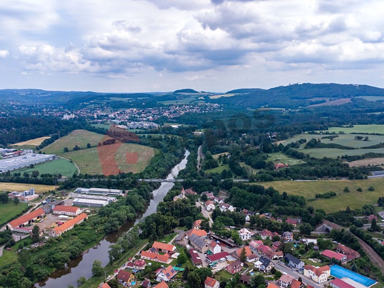 Prodej stavebního pozemku 976 m² - foto 6