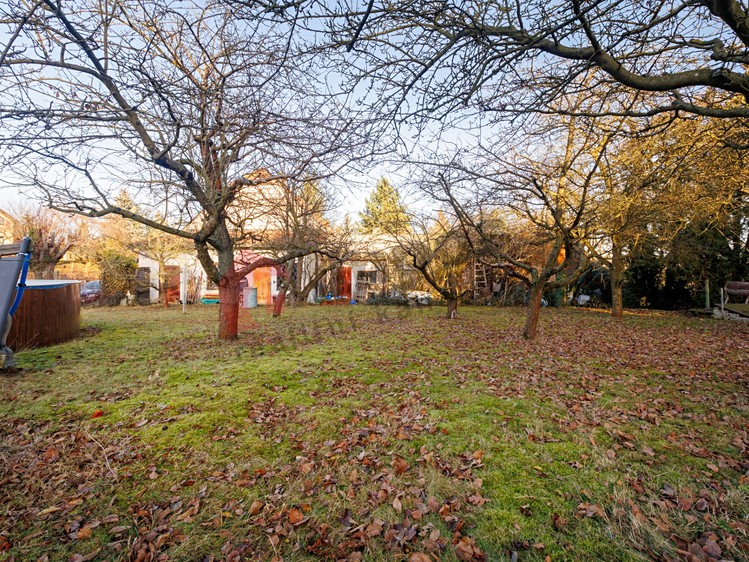 Prodej stavebního pozemku 1 378 m² - foto 1