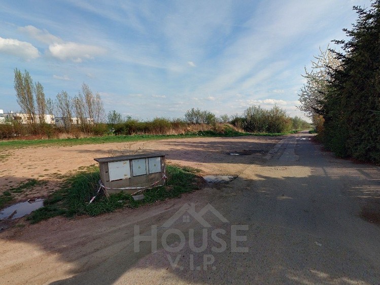 Prodej stavebního pozemku 1 273 m² - foto 2