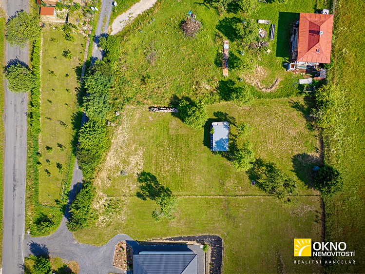Prodej stavebního pozemku 1 015 m² - foto 1