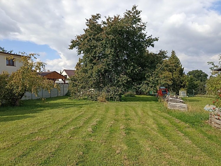 Prodej komerčního pozemku 1 016 m² - foto 2