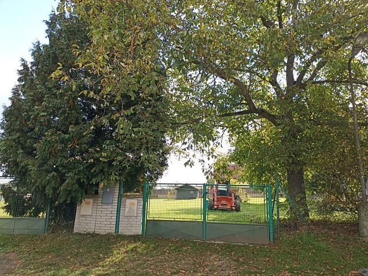 Prodej komerčního pozemku 1 016 m² - foto 1