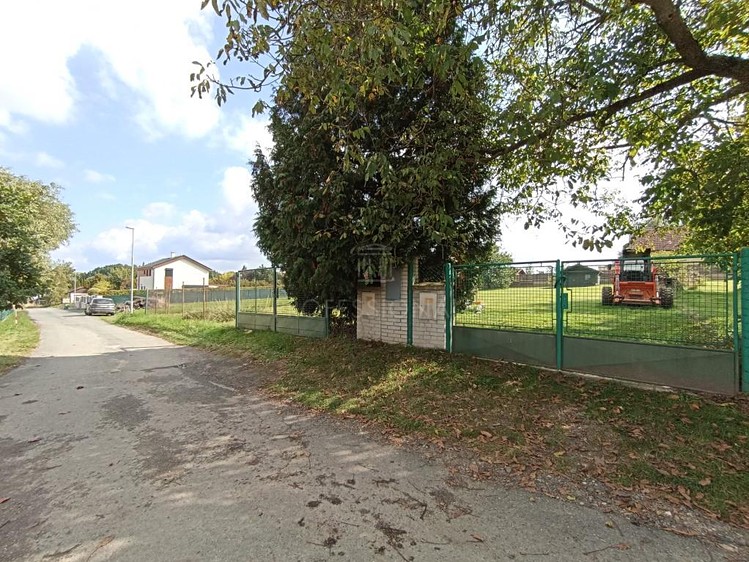 Prodej komerčního pozemku 1 016 m² - foto 5