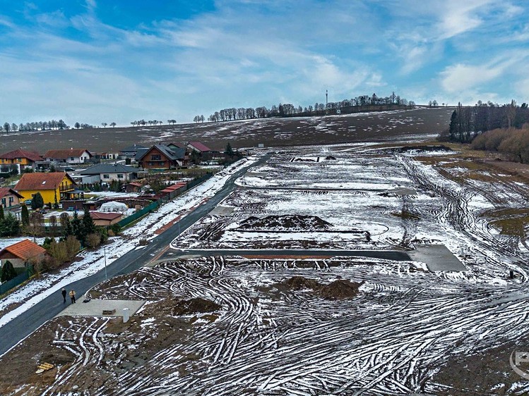 Prodej stavebního pozemku 1 200 m² - foto 4