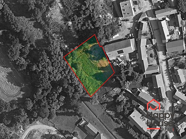 Prodej stavebního pozemku 2 000 m² - foto 1
