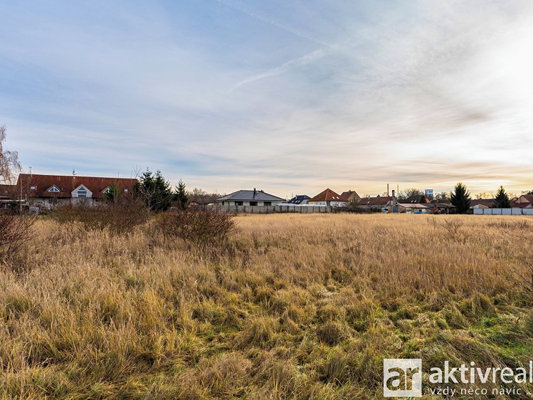 Prodej stavebního pozemku 909 m² - foto 4