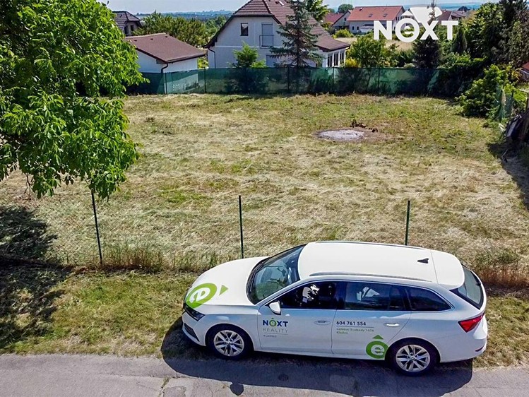 Prodej stavebního pozemku 870 m² - foto 2
