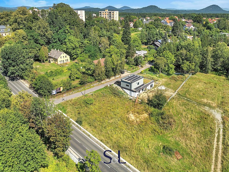 Prodej stavebního pozemku 989 m² - foto 3