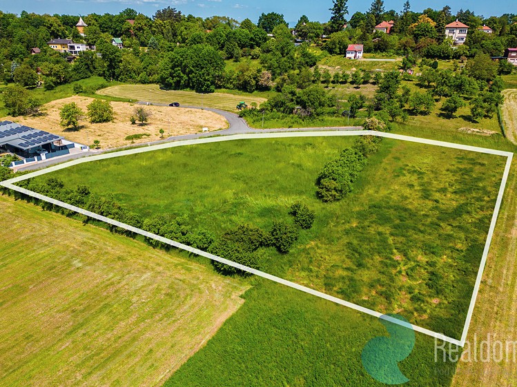 Prodej stavebního pozemku 6 111 m² - foto 2