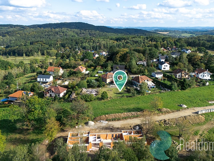 Prodej stavebního pozemku 823 m² - foto 1