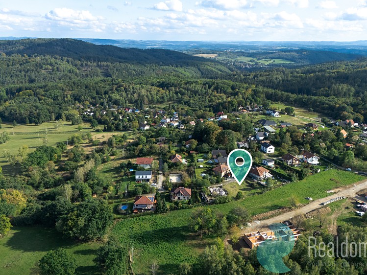 Prodej stavebního pozemku 823 m² - foto 2