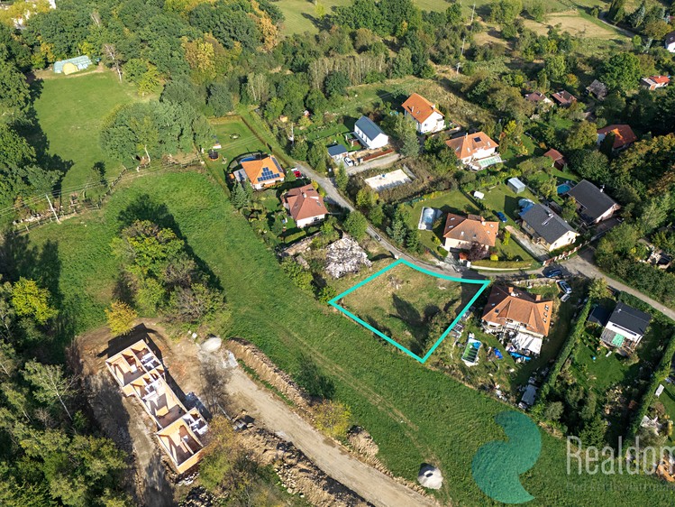 Prodej stavebního pozemku 823 m² - foto 6