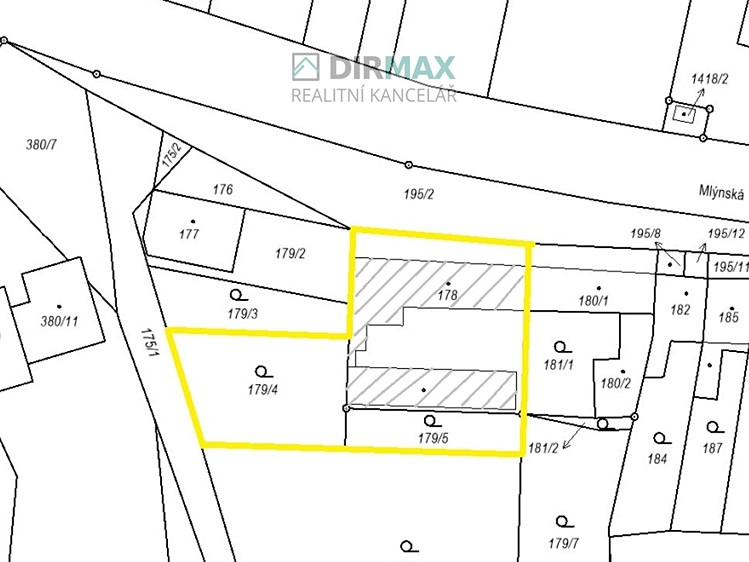 Prodej stavebního pozemku 1 210 m² - foto 1