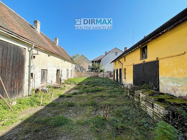Prodej stavebního pozemku 1 210 m² - foto 4
