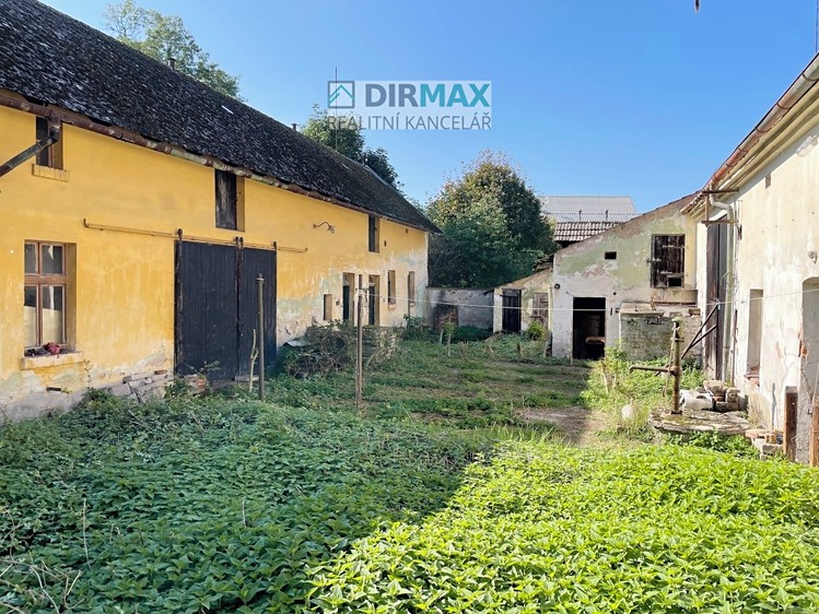 Prodej stavebního pozemku 1 210 m² - foto 2