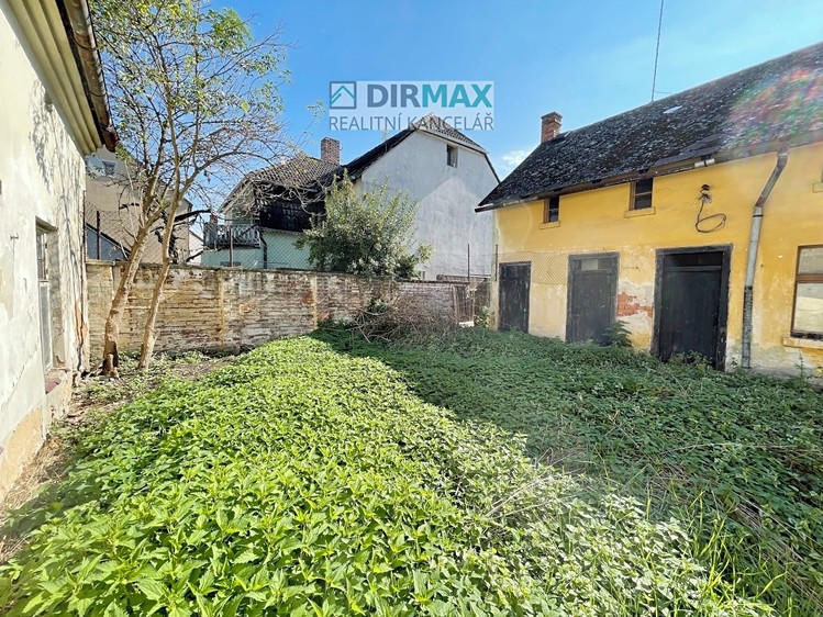 Prodej stavebního pozemku 1 210 m² - foto 5