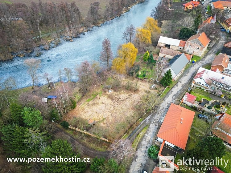 Prodej stavebního pozemku 880 m² - foto 2