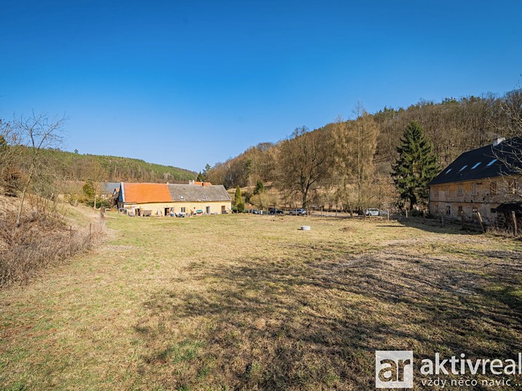 Prodej stavebního pozemku 5 862 m² - foto 5