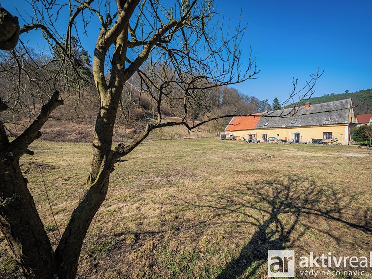 Prodej stavebního pozemku 5 862 m² - foto 8