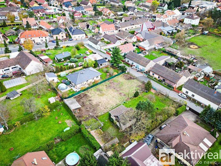 Prodej stavebního pozemku 927 m² - foto 2