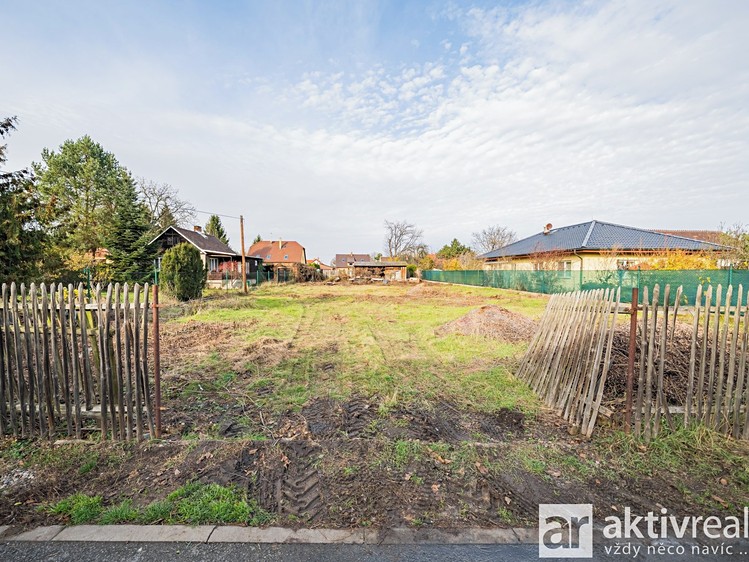 Prodej stavebního pozemku 927 m² - foto 4