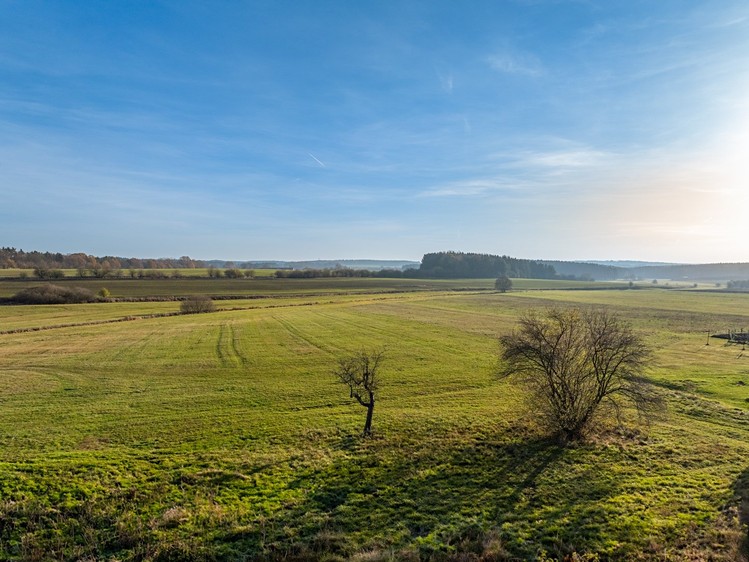 Prodej stavebního pozemku 1 157 m² - foto 1