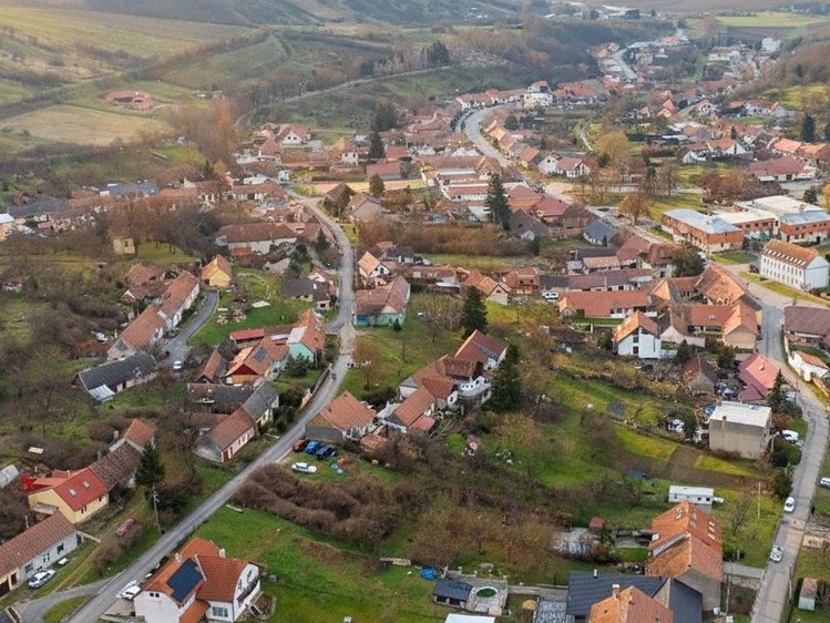Prodej stavebního pozemku 724 m² - foto 4