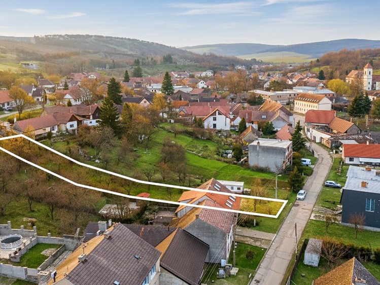 Prodej stavebního pozemku 724 m² - foto 3