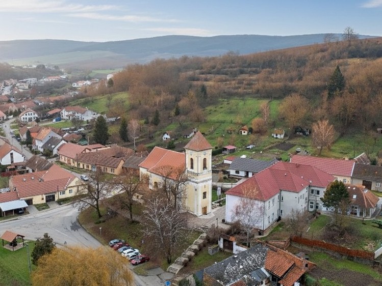 Prodej stavebního pozemku 724 m² - foto 8
