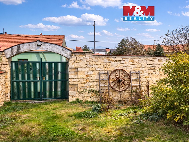 Prodej stavebního pozemku 1 132 m² - foto 1