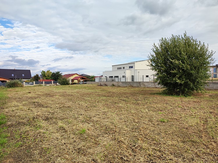 Prodej stavebního pozemku 1 551 m² - foto 1