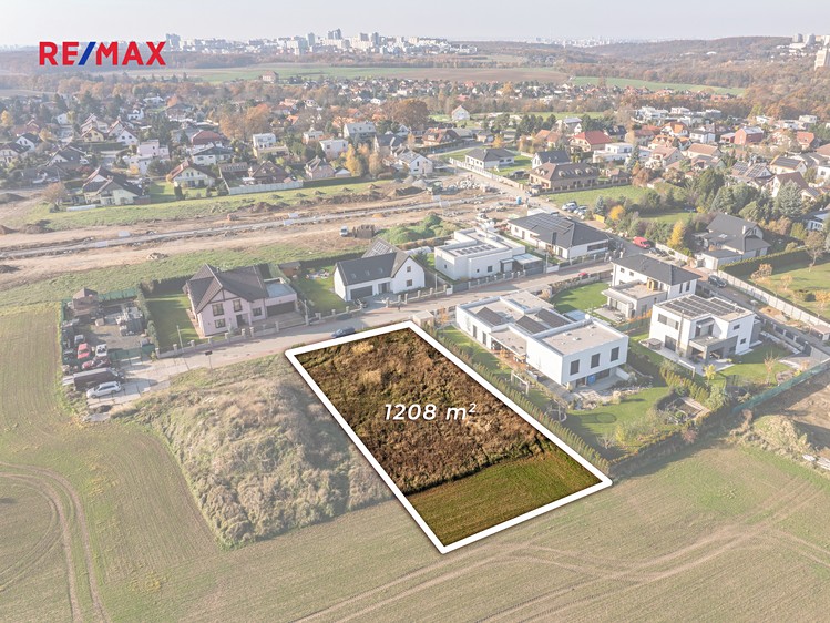 Prodej stavebního pozemku 1 208 m² - foto 2