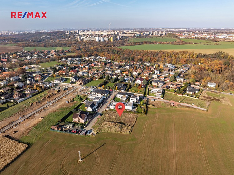 Prodej stavebního pozemku 1 208 m² - foto 4