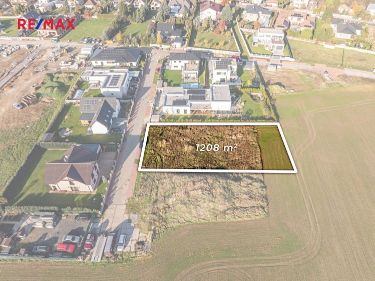 Prodej stavebního pozemku 1 208 m² - foto 3