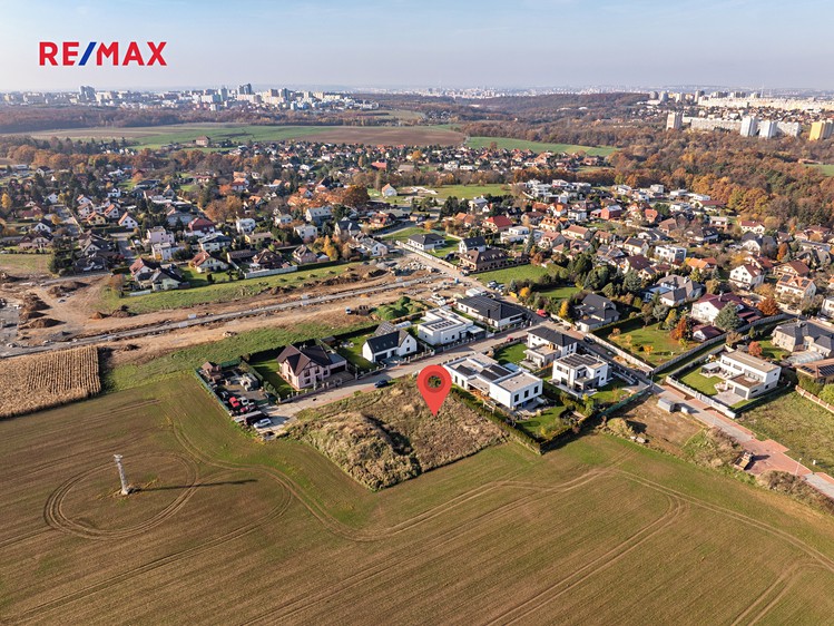 Prodej stavebního pozemku 1 208 m² - foto 6