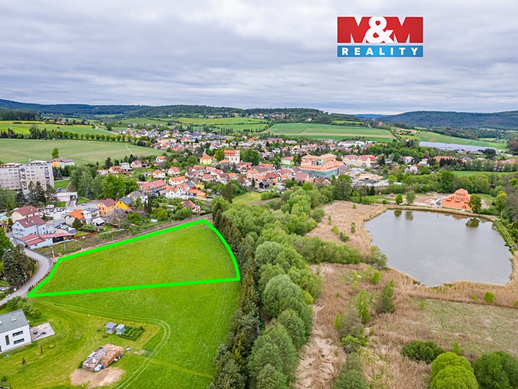 Prodej stavebního pozemku 1 500 m² - foto 1