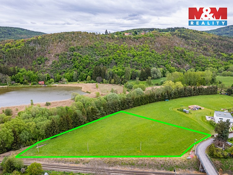 Prodej stavebního pozemku 1 500 m² - foto 2