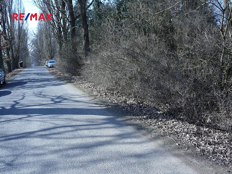 Prodej stavebního pozemku 846 m² - foto 8