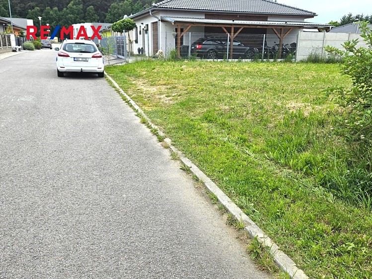 Prodej  stavebního pozemku 494 m² - foto 7