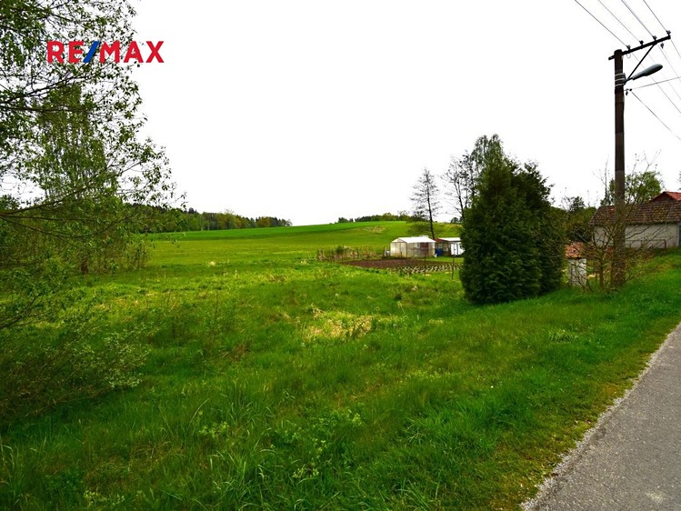 Prodej stavebního pozemku 993 m² - foto 5