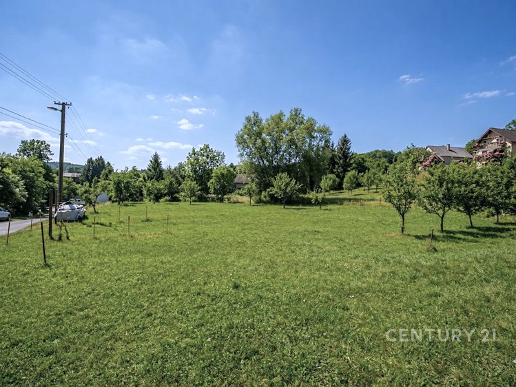 Prodej stavebního pozemku 1 271 m² - foto 1