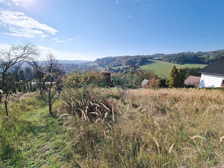 Prodej stavebního pozemku 915 m² - foto 2