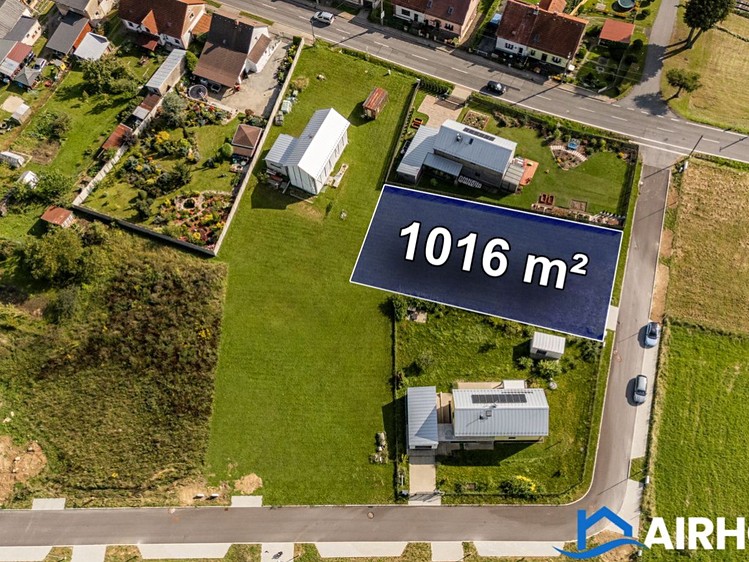 Prodej stavebního pozemku 1 016 m² - foto 3