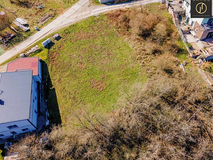 Prodej  stavebního pozemku 915 m² - foto 8