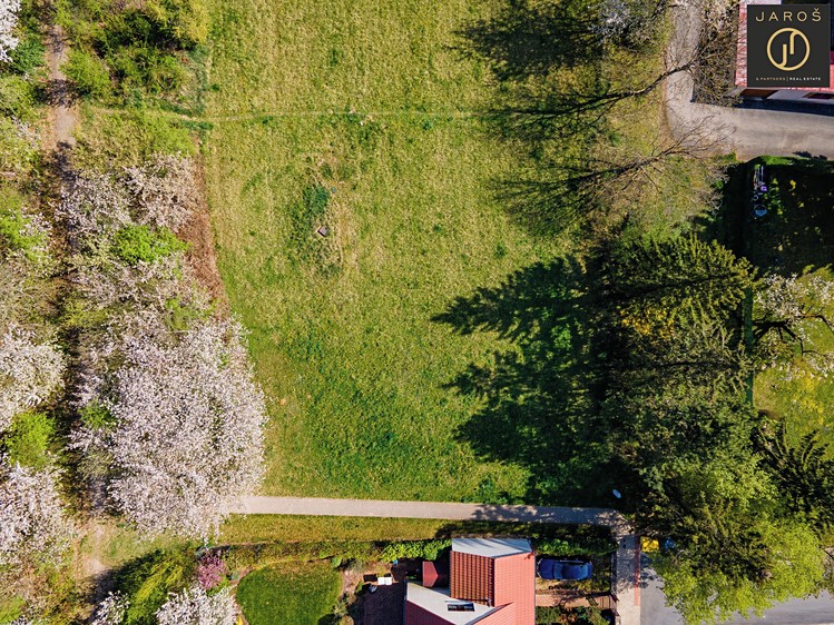 Prodej  stavebního pozemku 819 m² - foto 4