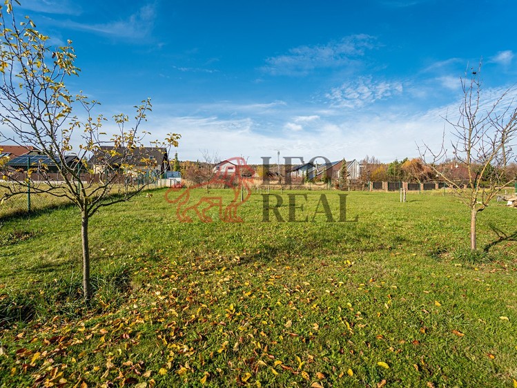 Prodej  stavebního pozemku 1 036 m² - foto 8