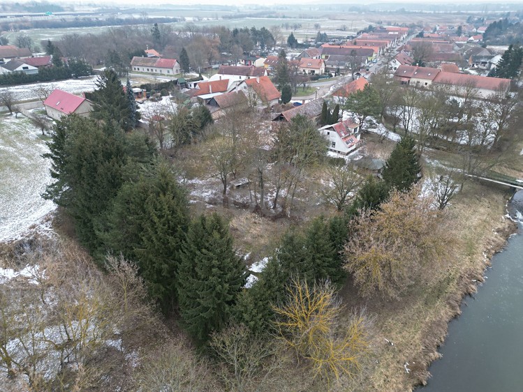 Prodej stavebního pozemku 4 943 m² - foto 1
